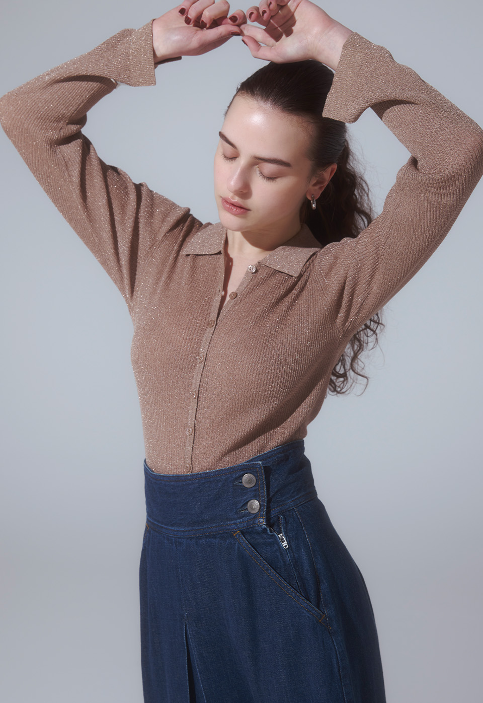 drape FRONT PLEATS SKIRT/GLITTER SHEER KNIT CARDIGAN