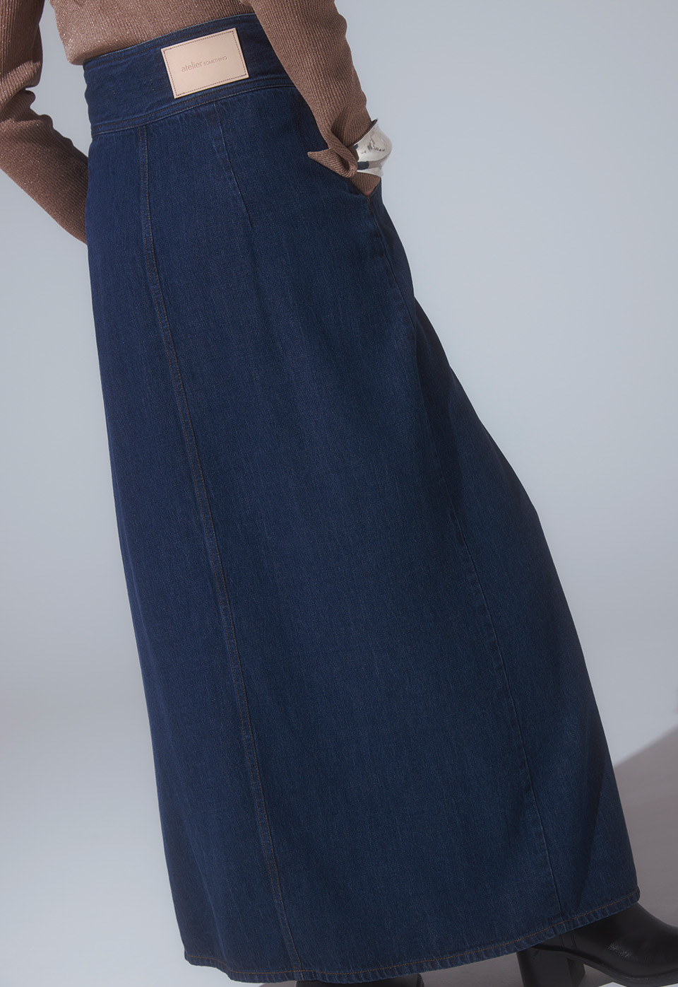 drape FRONT PLEATS SKIRT/GLITTER SHEER KNIT CARDIGAN